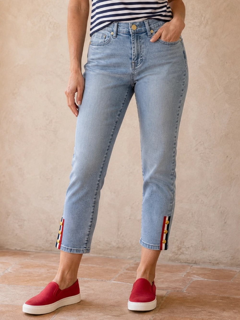 DG2 Diane Gilman Capri Jeans Size 6P NWOT Nautical Trim Gold Button Hem
